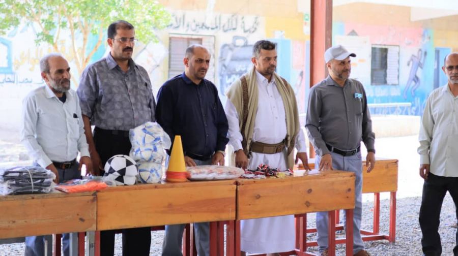 مأرب: مكتب التربية يدشن توزيع مستلزمات رياضية لـ 179مدرسة بمختلف المديريات